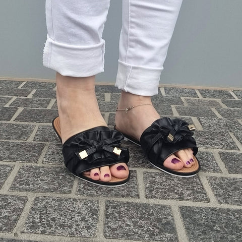 Sandália Moleca 5297-446 Sem Cadarço (Slip-on) com Babado Preta