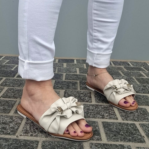 Sandália Moleca 5297-446 Sem Cadarço (Slip-on) com Babado Off White