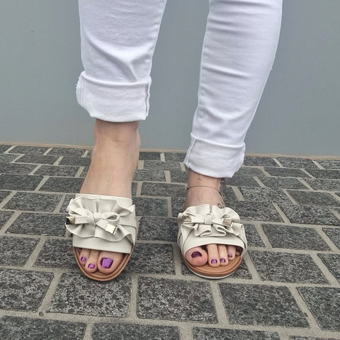 Sandália Moleca 5297-446 Sem Cadarço (Slip-on) com Babado Off White