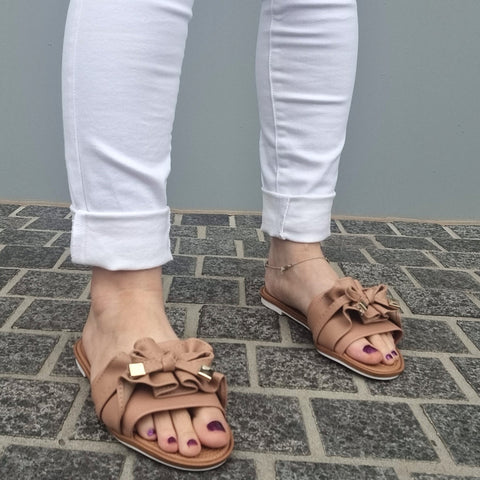Sandália Moleca 5297-446 Sem Cadarço (Slip-on) com Babado Nude