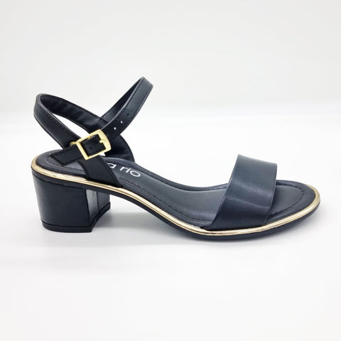 Sandália Beira Rio 8379-203 Salto Bloco Preto Napa