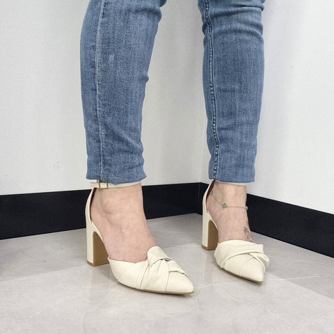 Scarpin Vizzano 1285-444 salto bloco bico fino com laço Branco Off White