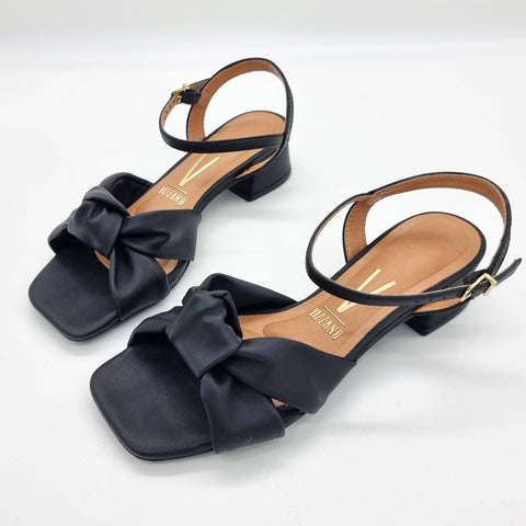 Sandália Vizzano 6454-120 Salto Baixo Preta
