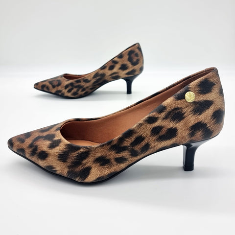 Scarpin Vizzano 1122-828 Salto Baixo Bico Fino Onça Bege