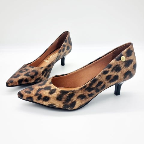 Scarpin Vizzano 1122-828 Salto Baixo Bico Fino Onça Bege