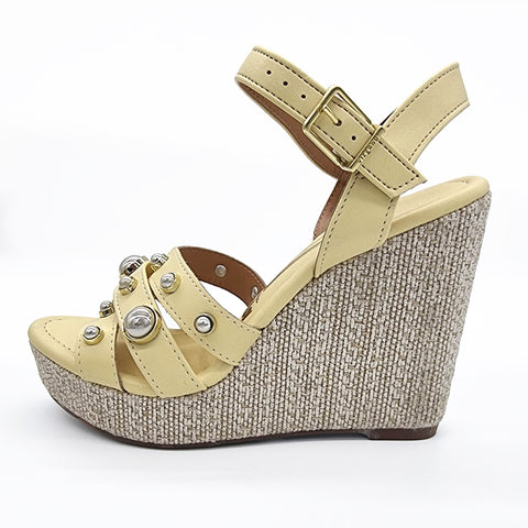 Sandália Anabela Vizzano 6283-2117 com Tachas Amarela