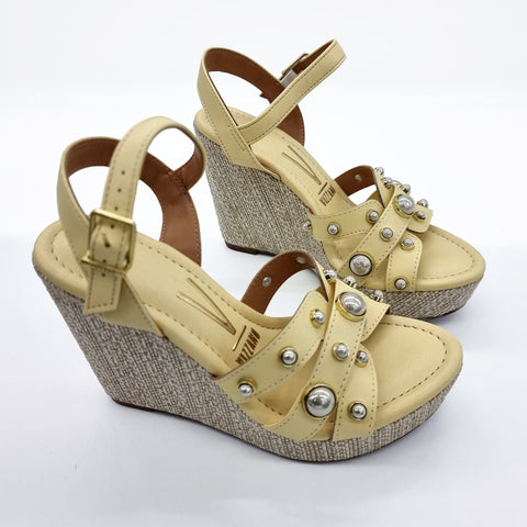 Sandália Anabela Vizzano 6283-2117 com Tachas Amarela