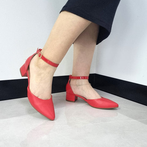 Scarpin Beira Rio 4182-204 Bico Fino com Tira no Tornozelo Vermelho