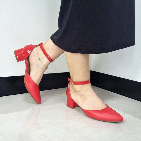Scarpin Beira Rio 4182-204 Bico Fino com Tira no Tornozelo Vermelho