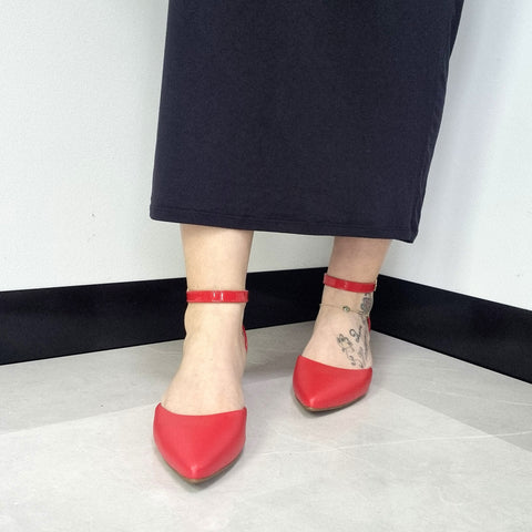 Scarpin Beira Rio 4182-204 Bico Fino com Tira no Tornozelo Vermelho