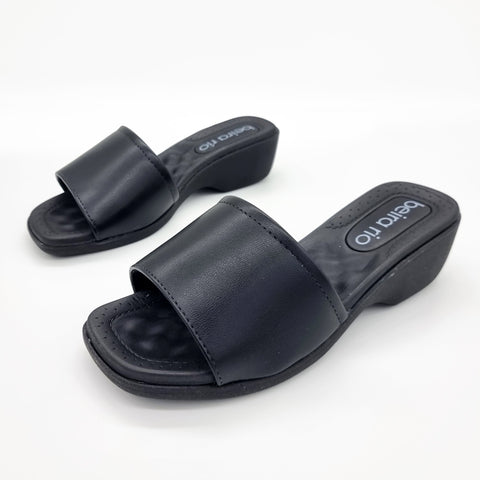 Sandália Rasteira Beira Rio 8527-100 Sem Cadarço (Slip-on) Preta