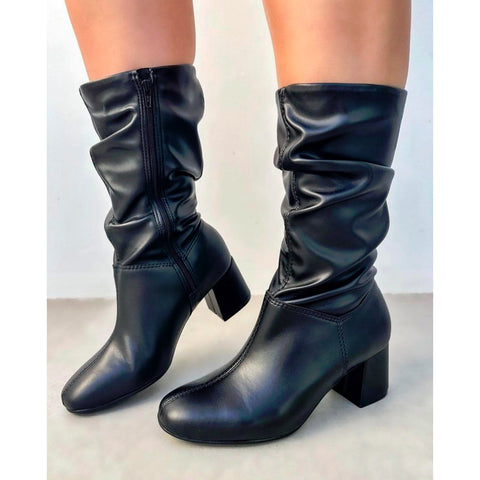 Bota Beira Rio 9076-102 Cano Médio Franzida Napa Preta