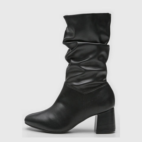 Bota Beira Rio 9076-102 Cano Médio Franzida Napa Preta