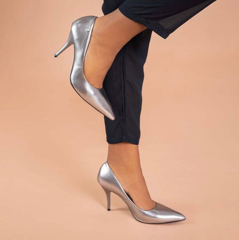 Scarpin Vizzano 1184-1501 Bico Fino Salto Alto Napa Metalizado Prateado
